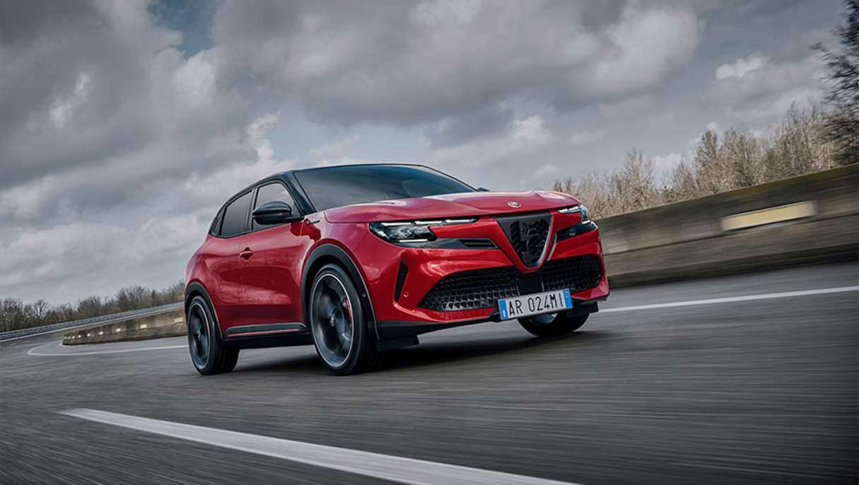 2026 Alfa Romeo Junior Elettrica Veloce