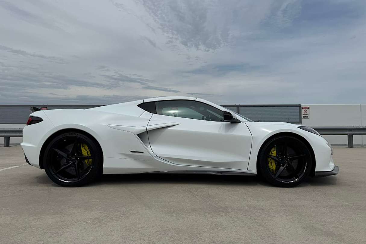 2025 Chevrolet Corvette E-Ray (image: Byron Mathioudakis)
