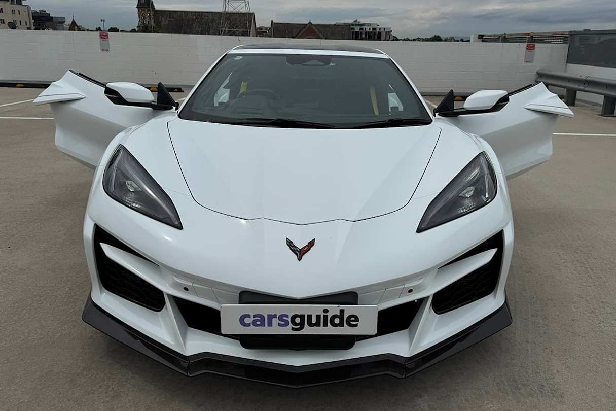 2025 Chevrolet Corvette E-Ray (image: Byron Mathioudakis)