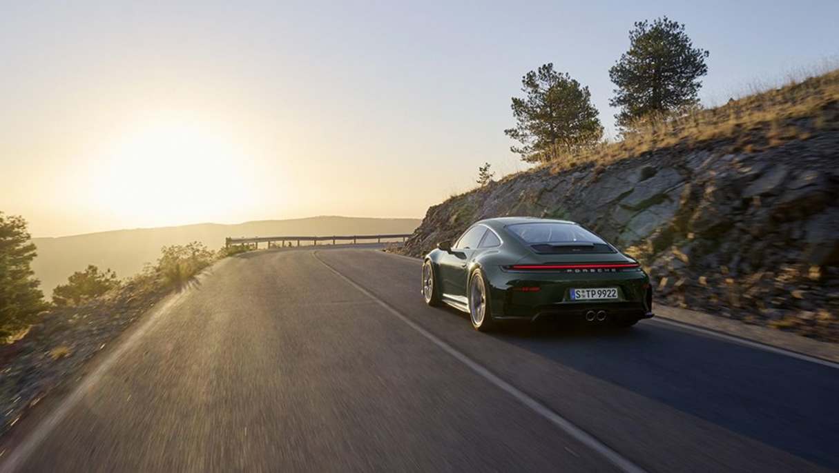 洋服通販 - 新作アイテムを Porsche 2025 ever? Porsche best The 911 updated supercar GT3 アンティーク雑貨