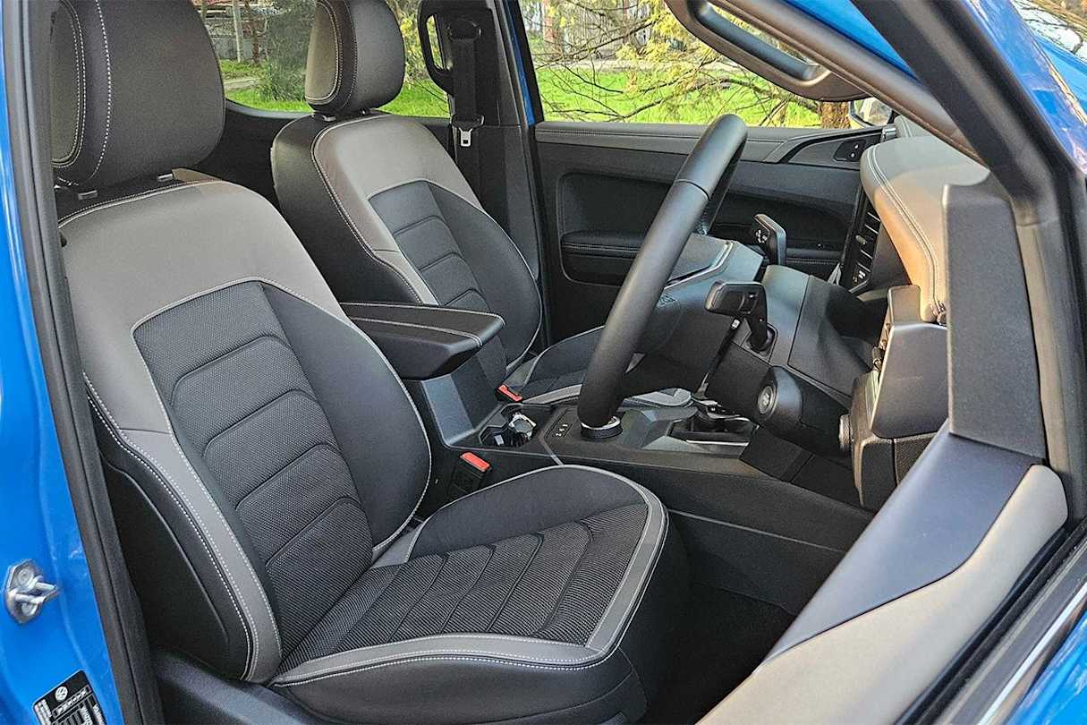 2025 Volkswagen Amarok Aventura TSI452