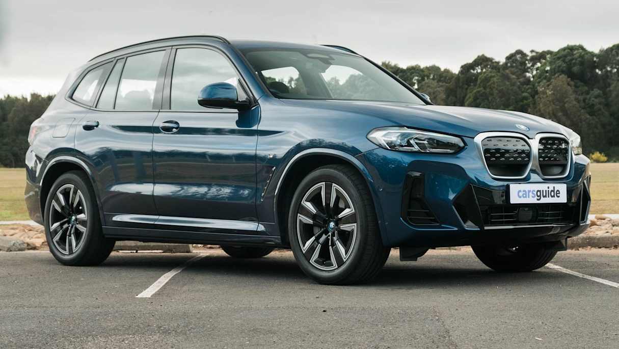 2025 BMW iX3 (image: John Law)