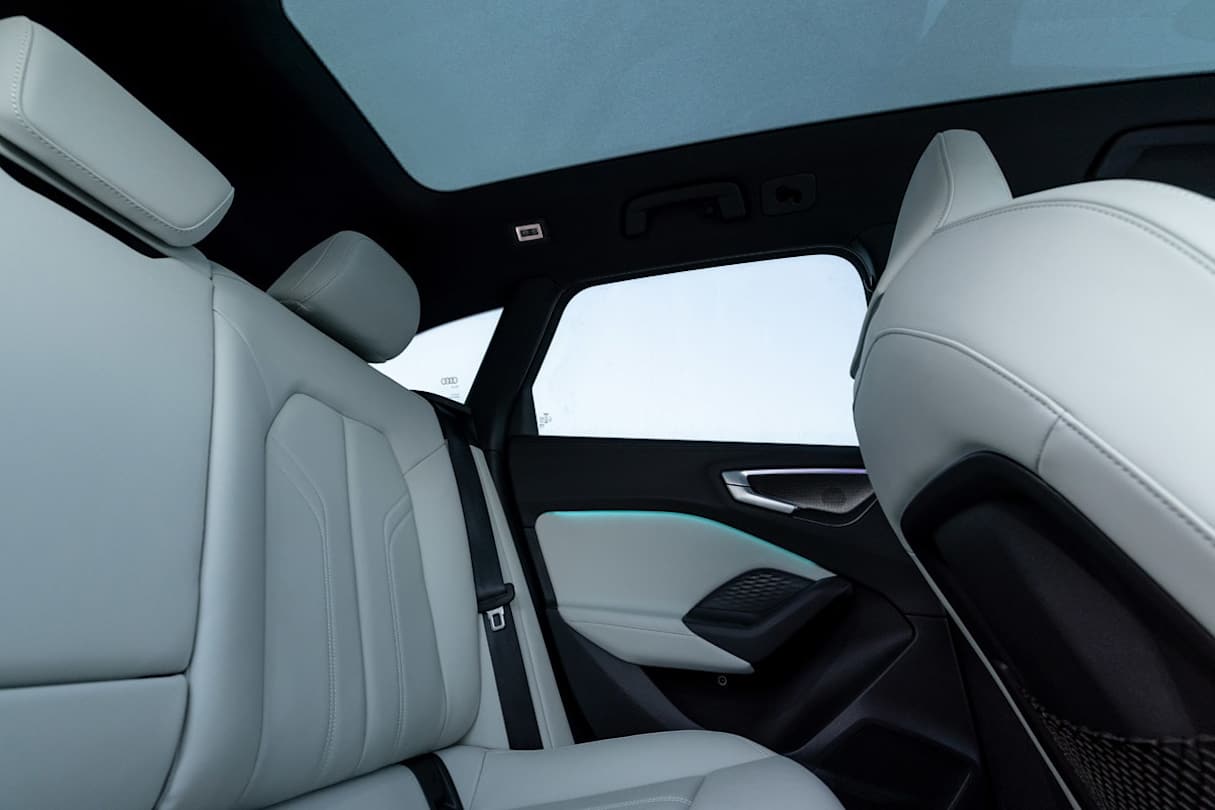 2026 Audi A5 Avant e-hybrid quattro 270kW S line