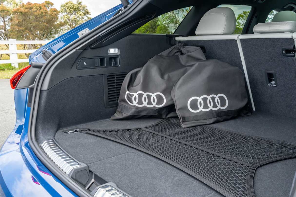 2026 Audi A5 Avant e-hybrid quattro 270kW S line