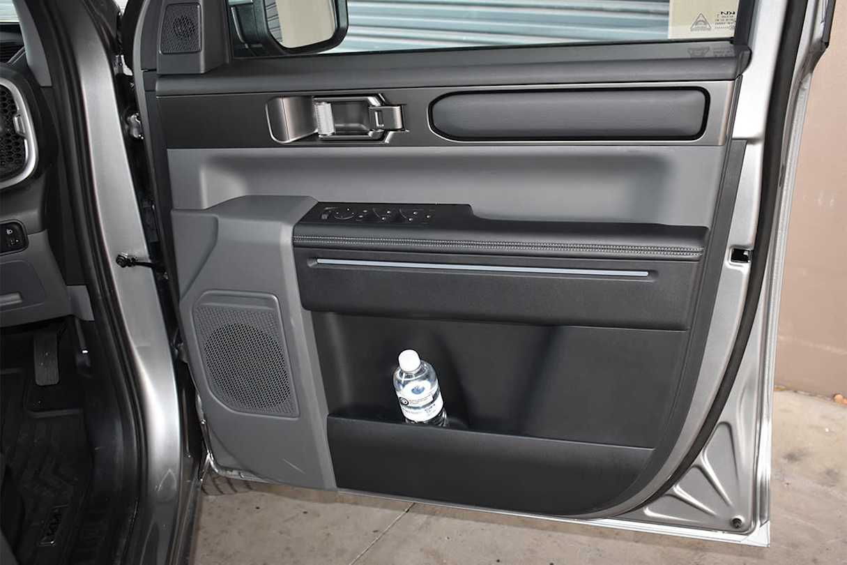 2026 Kia Tasman S (Image: Mark Oastler)