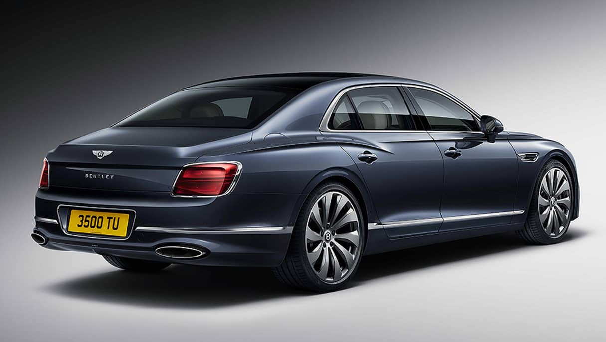 An all-wheel-steering system helps improve low-speed manoeuvrability.