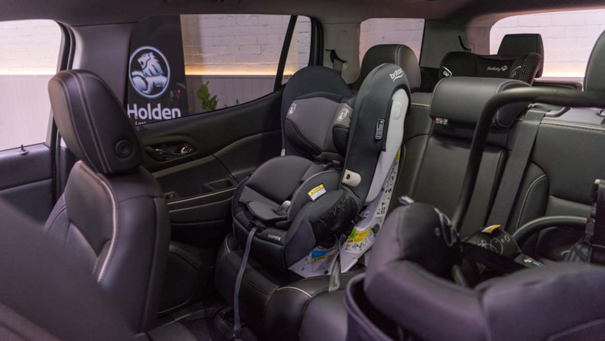 Large jackets should also be taken off before loading your child into the seat to make sure the harness fits tightly.