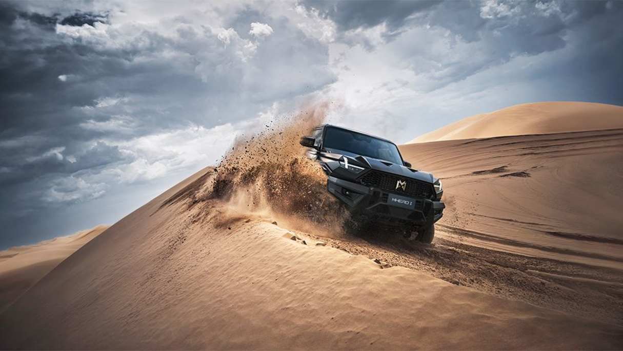 The MHero 1 is also able to lift itself up with trick suspension that adds about 105mm to its ground clearance, from 230mm in on-road to 335mm in off-road mode.