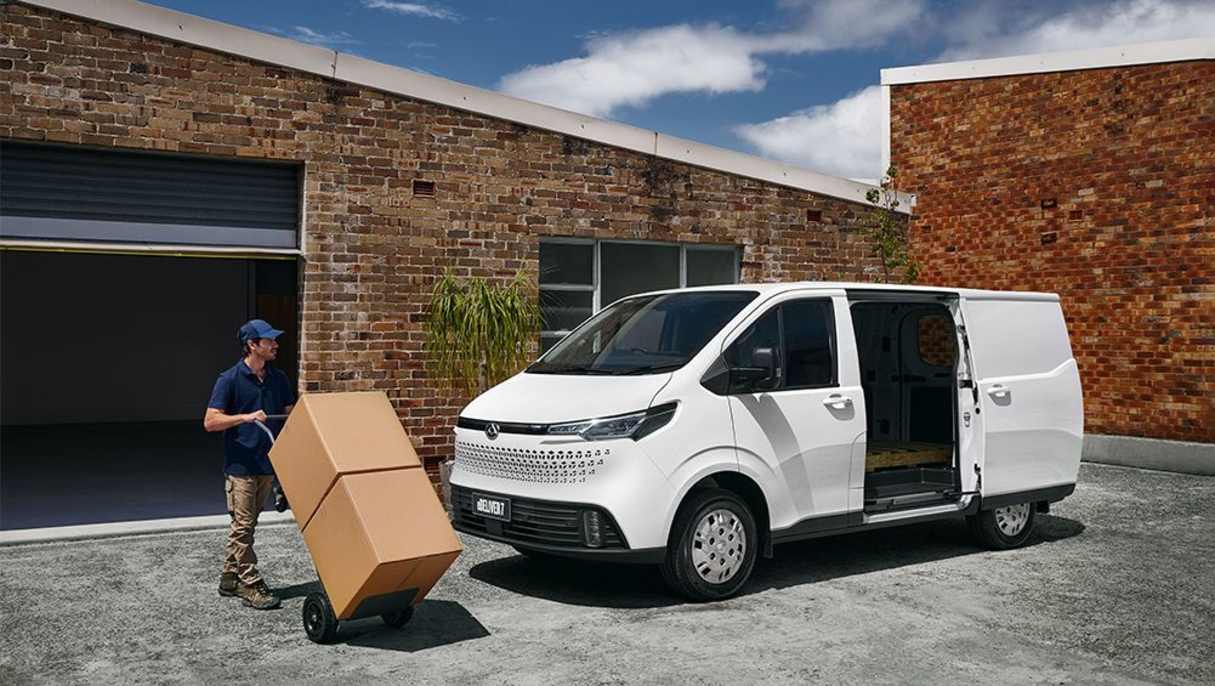 Short-wheel base eDeliver 7 variants measure 4998mm end to end, while the long-wheel base is 5364mm.