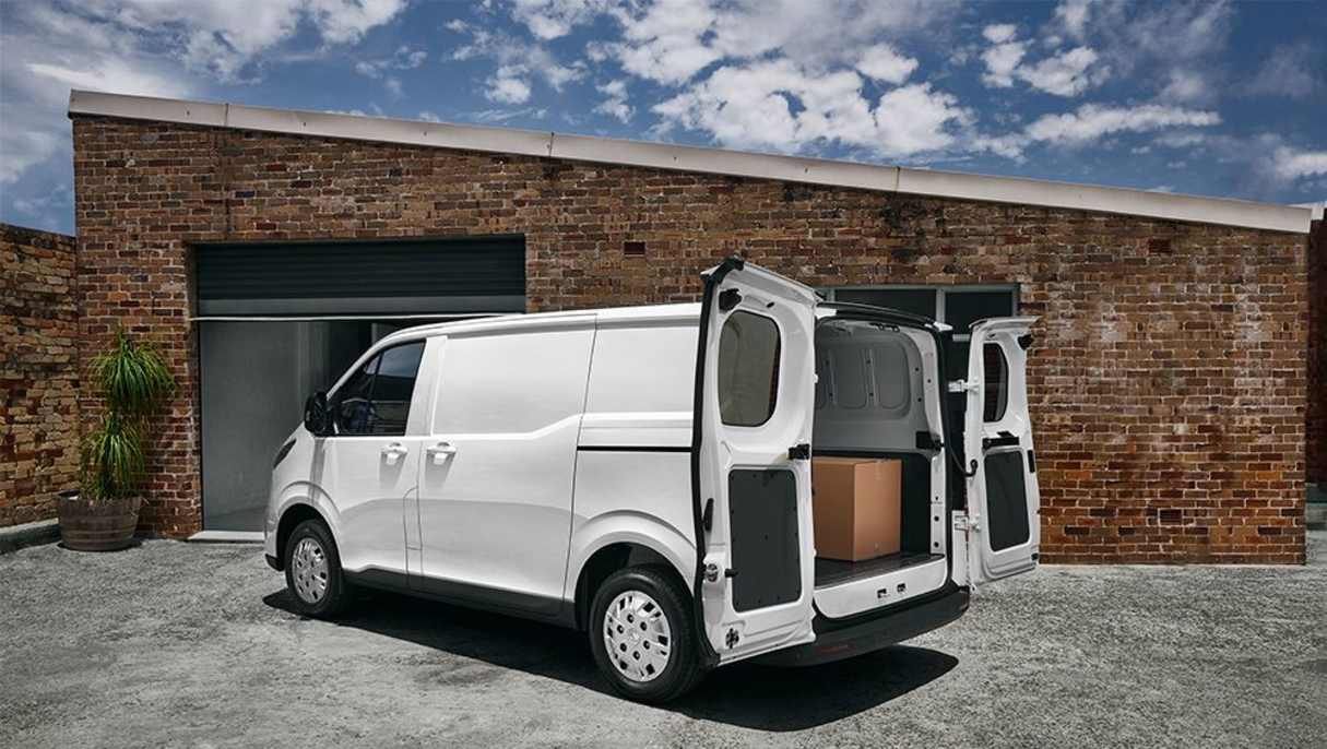 Payload capacity ranges from 1175kg for the LWB high roof to 1350kg for the SWB low roof.