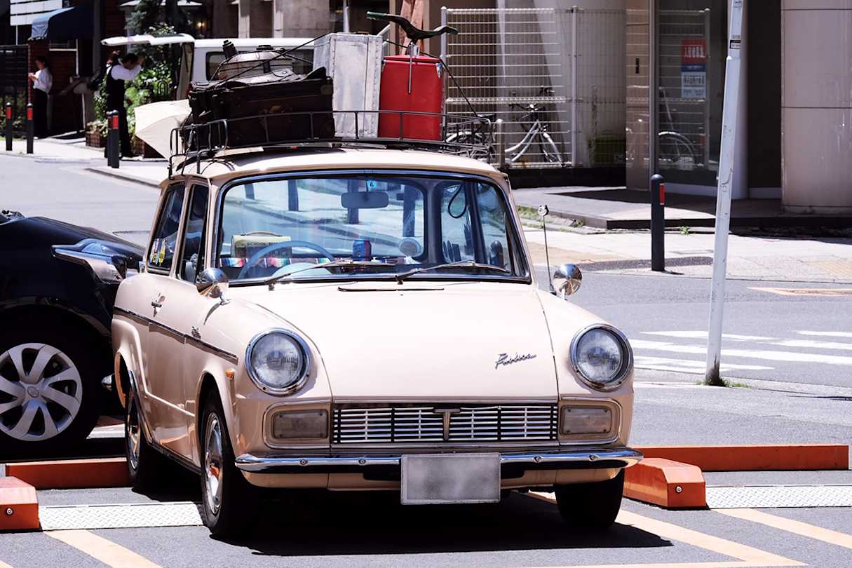 Check out the size of the steering wheel in relation to the wheels! (image credit: Commons.Wikimedia)