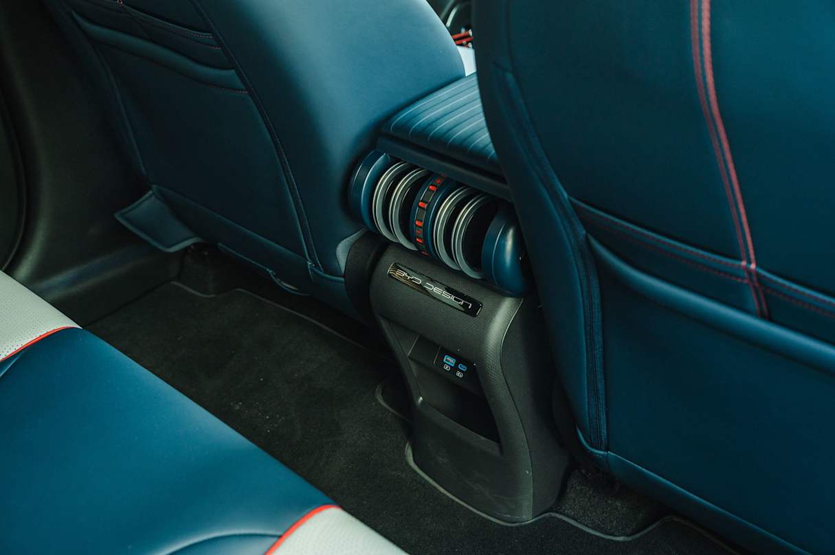 Rear seat passengers get adjustable air vents. (image credit: Tom White)