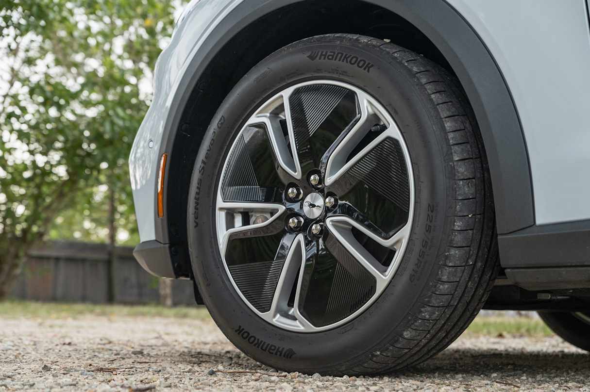 Even the wheel cladding has a nice degree of sponge to it. (image: Tom White)