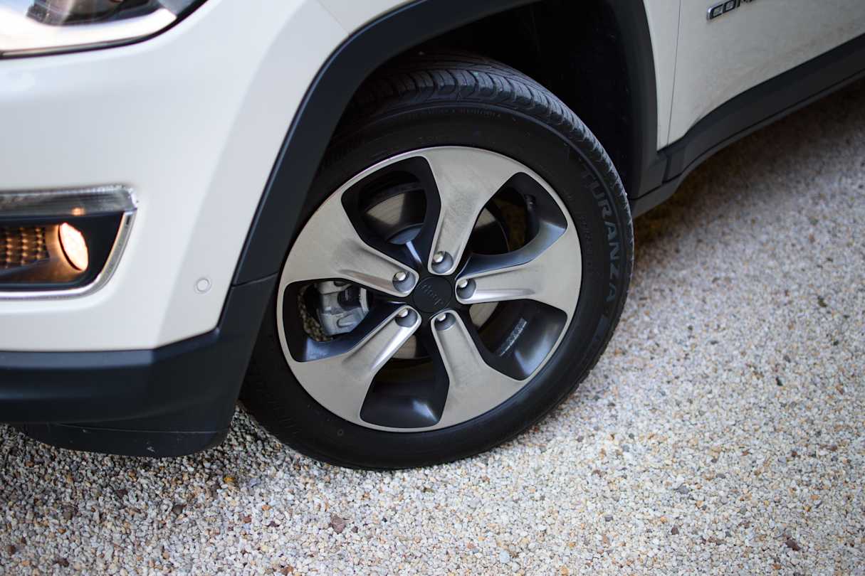 The 18-inch alloys look all 'Murica style with their flat finish. (image credit: Tom White)
