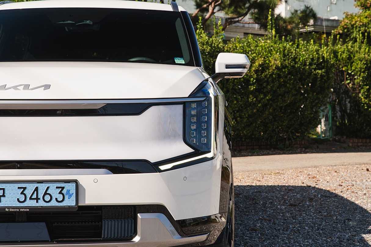 Kia excels in this department by imbuing the EV9 with a seamlessness which demonstrates its comparative lead in the electric vehicle world. (Image: Tom White)