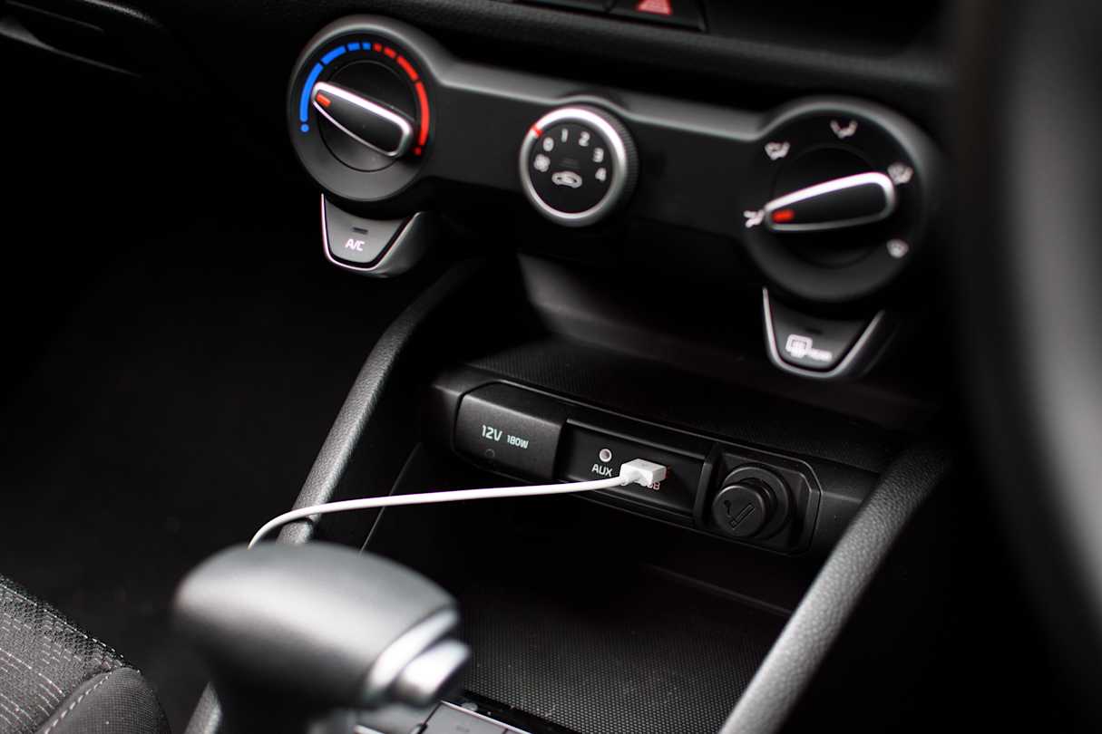 There are well-sized bottle-holders and storage trenches throughout the Rio's cabin. (image credit: Tom White)