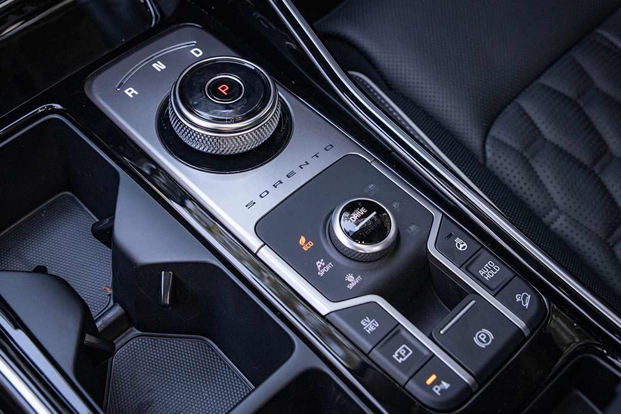 Driving mainly in hybrid mode (with a day or two in electric mode) I was able to make the battery last the whole week. (Image: Tom White)