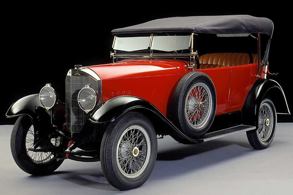 The 1923 Mercedes 6/25/40 HP was the world&#039;s first mass-produced car with a supercharger.