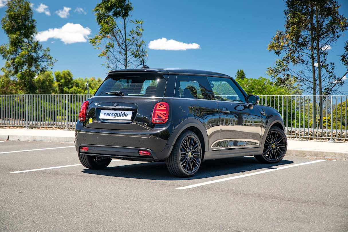 The SE leans into Mini's lightweight ethos. (Image: Tom White)