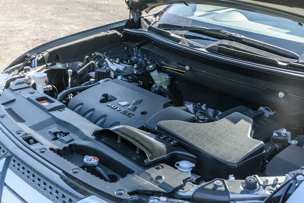 The only transmission available with the petrol engine is a continuously variable automatic.