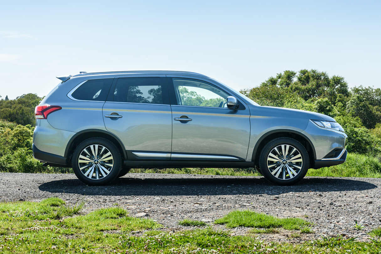 The Outlander is a tin can on wheels. That’s about all there is to it.