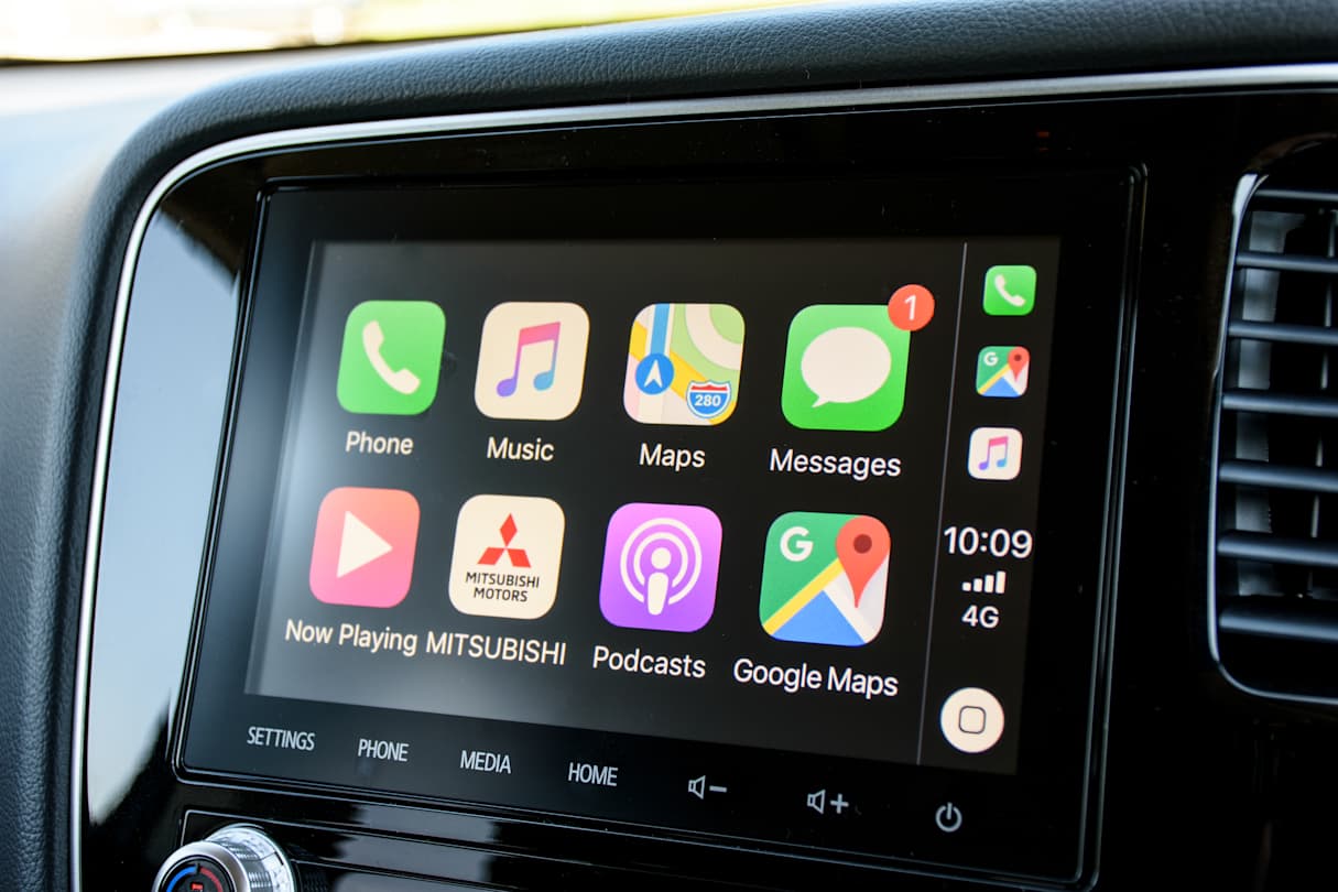 A new 8.0-inch multimedia touchscreen now features Apple CarPlay and Android Auto.