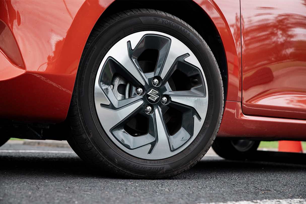 2025 Suzuki Swift GLX (image: Tom White)