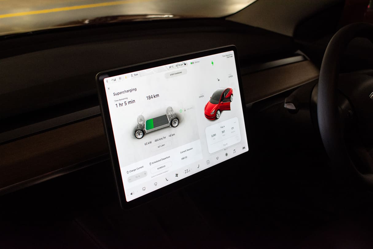 The Model 3 has no CarPlay connectivity.
