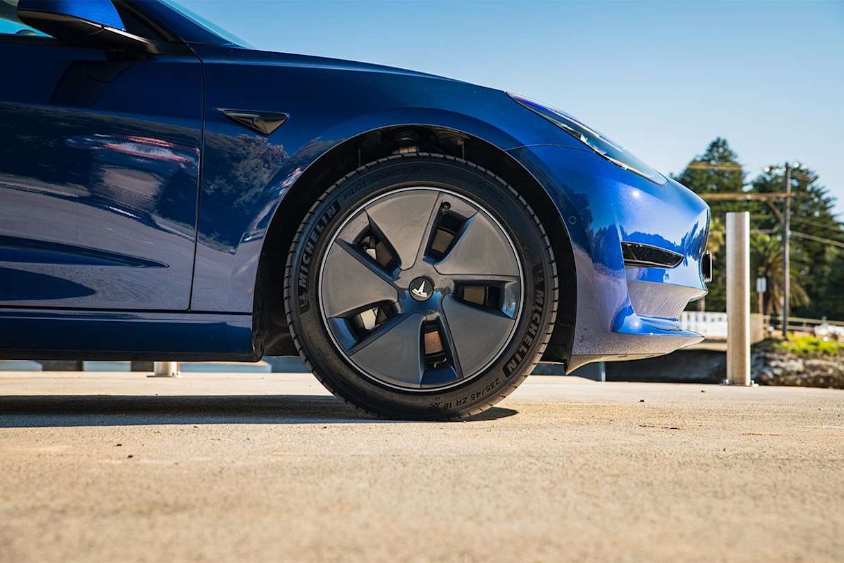 19-inch alloy wheels with aerodynamic hubcaps. (Image: Tom White)