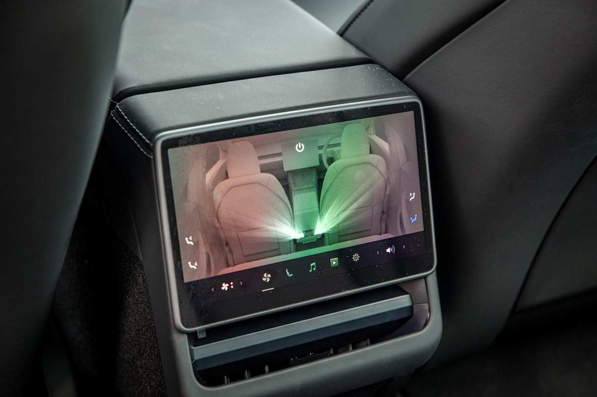 There is a rear touchscreen for climate controls and entertainment for rear passengers. (image: Tom White)