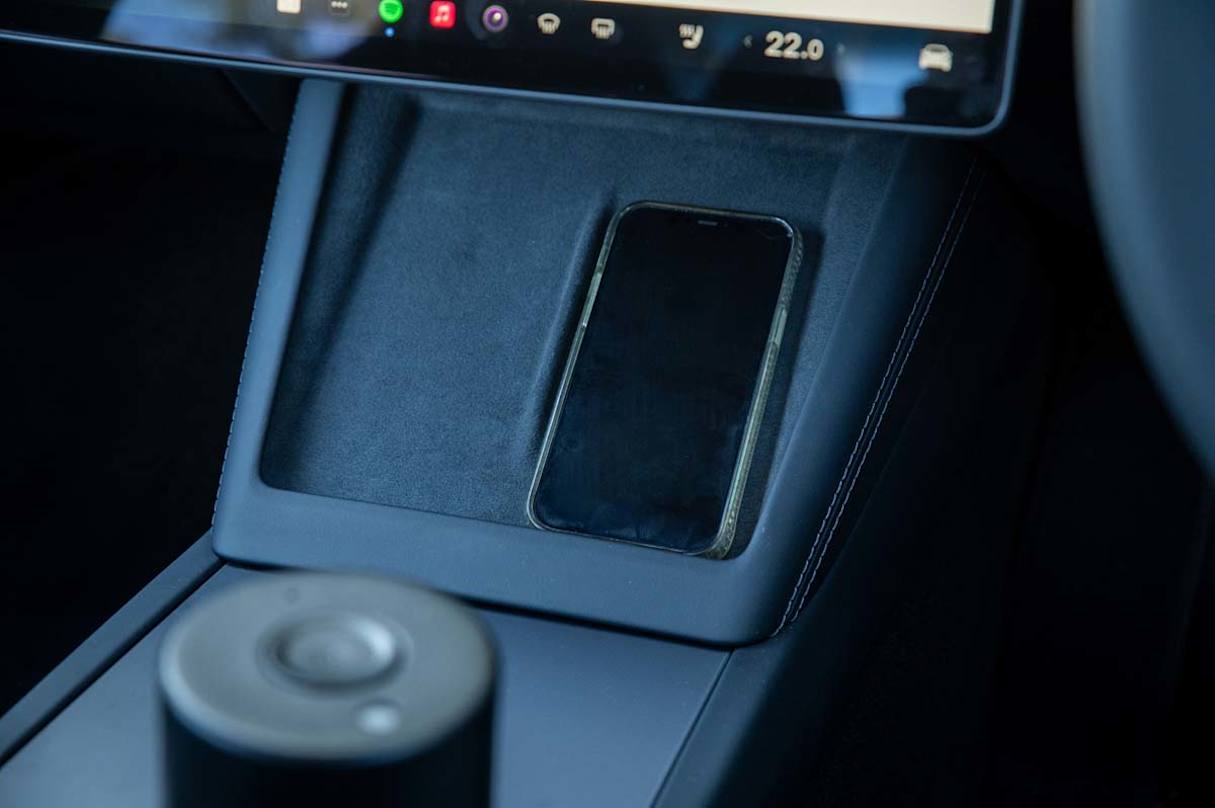 Dual wireless phone chargers. (Image: Tom White)