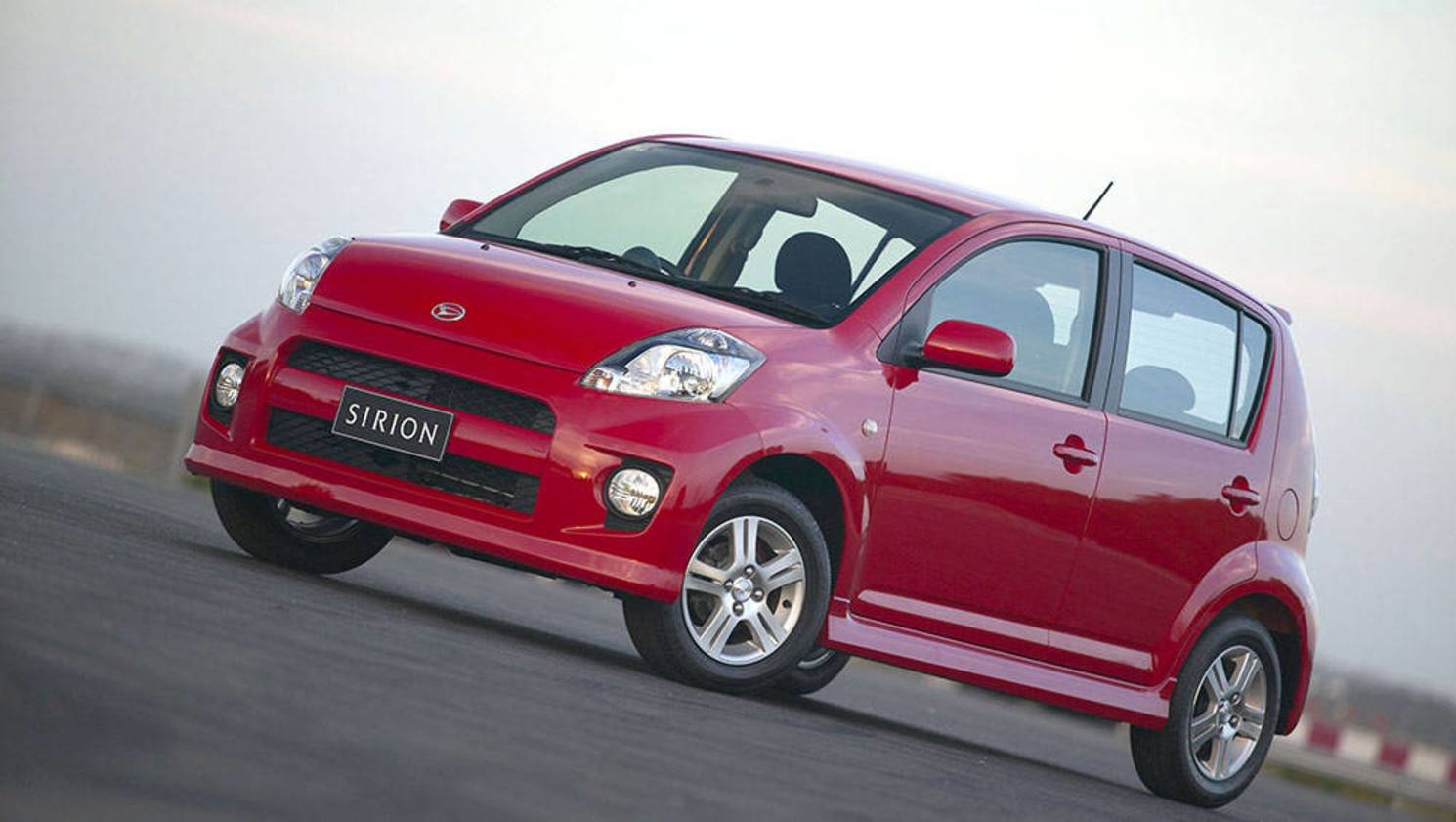 2004 Daihatsu Sirion.