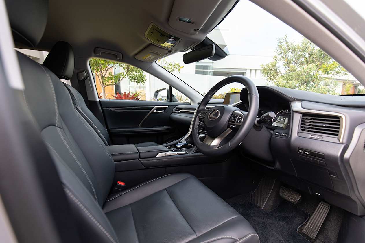 2018 Lexus RX 350L. (image credit: Dean McCartney)