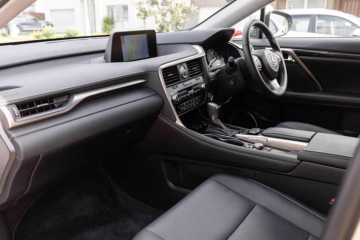 2018 Lexus RX 350L. (image credit: Dean McCartney)