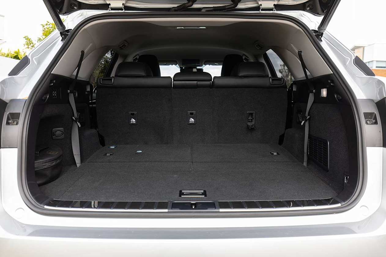 2018 Lexus RX 350L. (image credit: Dean McCartney)