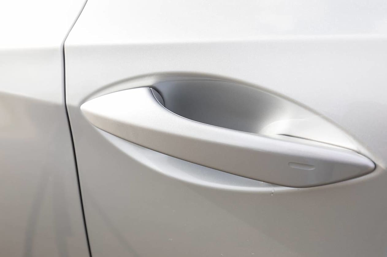 2018 Lexus RX 350L. (image credit: Dean McCartney)