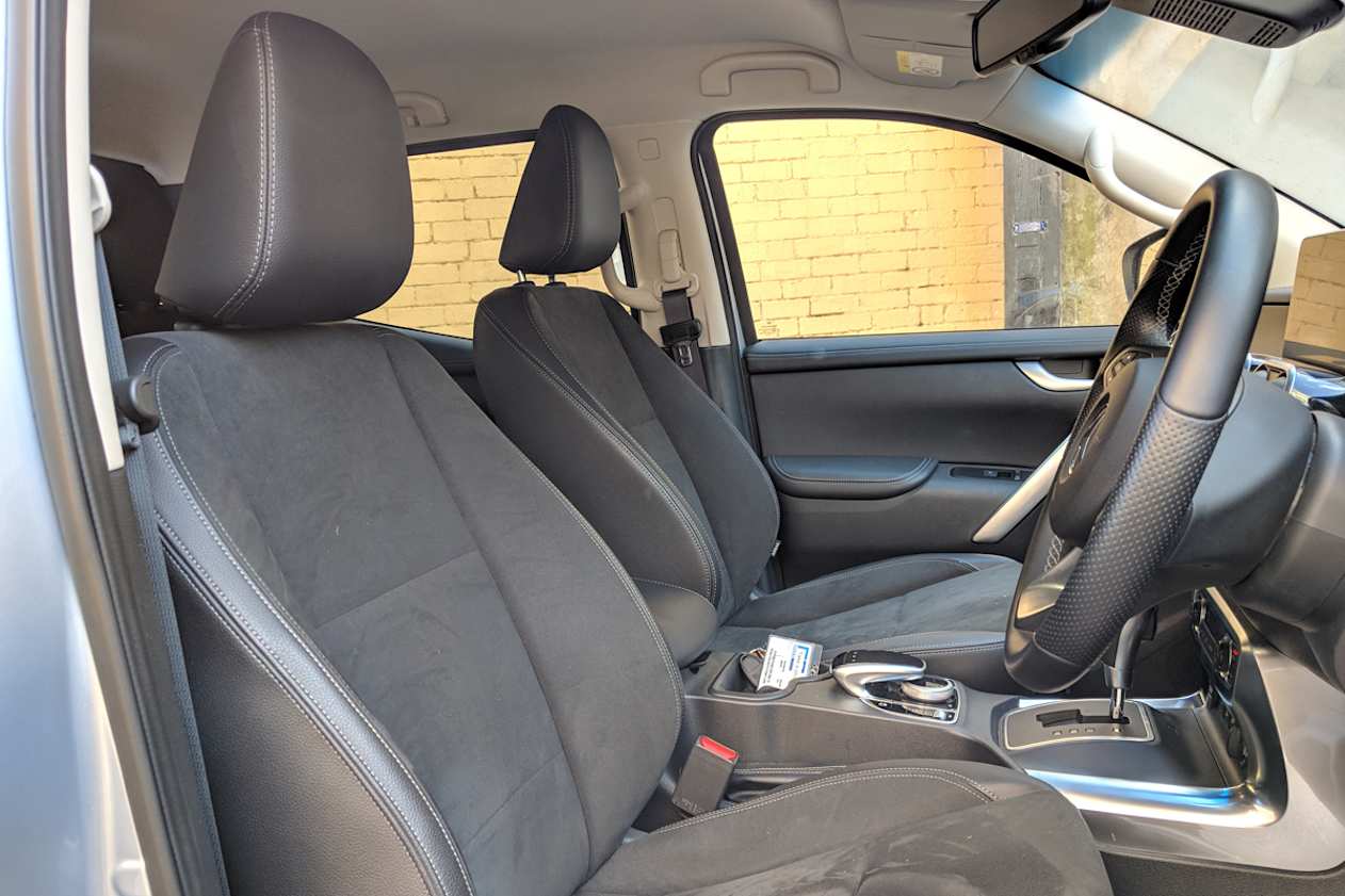 The cabin also comes with (fake) leather and microfibre seat trim.