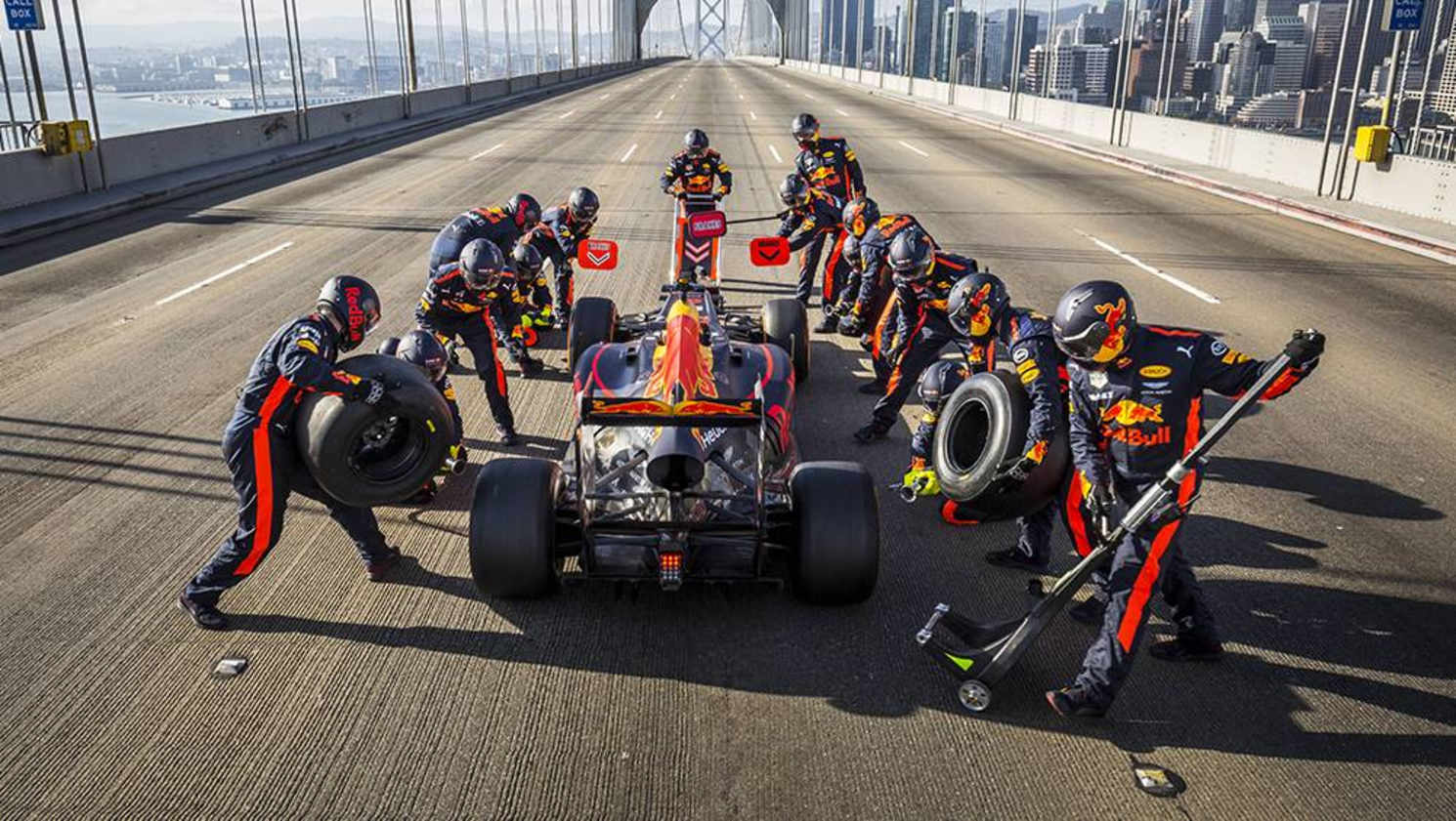 Pit this lap, pit this lap.