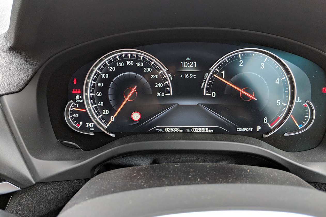 The X4 retains the familiar BMW layout, but with fresher modern styling, nice design touches and numerous textured materials used throughout.