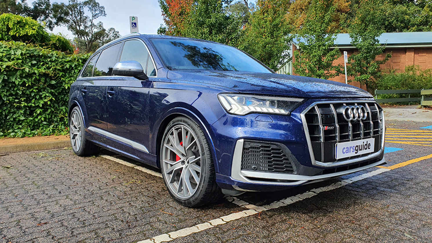 Audi’s new SQ7 retains a 4.0-litre twin-turbo-diesel V8 with a 48-volt mild-hybrid system. (image: Tung Nguyen)