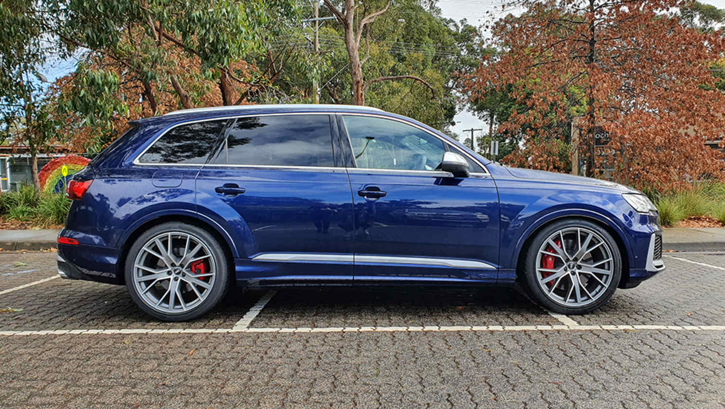 Look closely though, and you will see 22-inch wheels, S Line bodykit, different bumpers and red brake callipers. (image: Tung Nguyen)