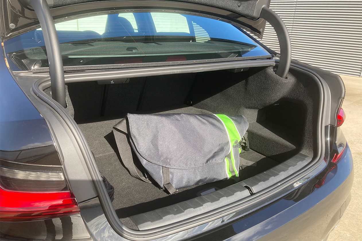BMW 330e 2020 boot space