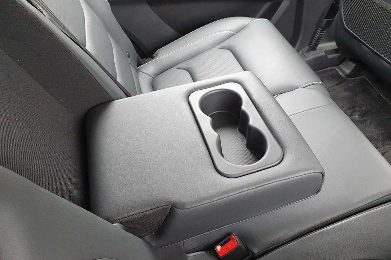 LDV D90 Executive second row cup holders.