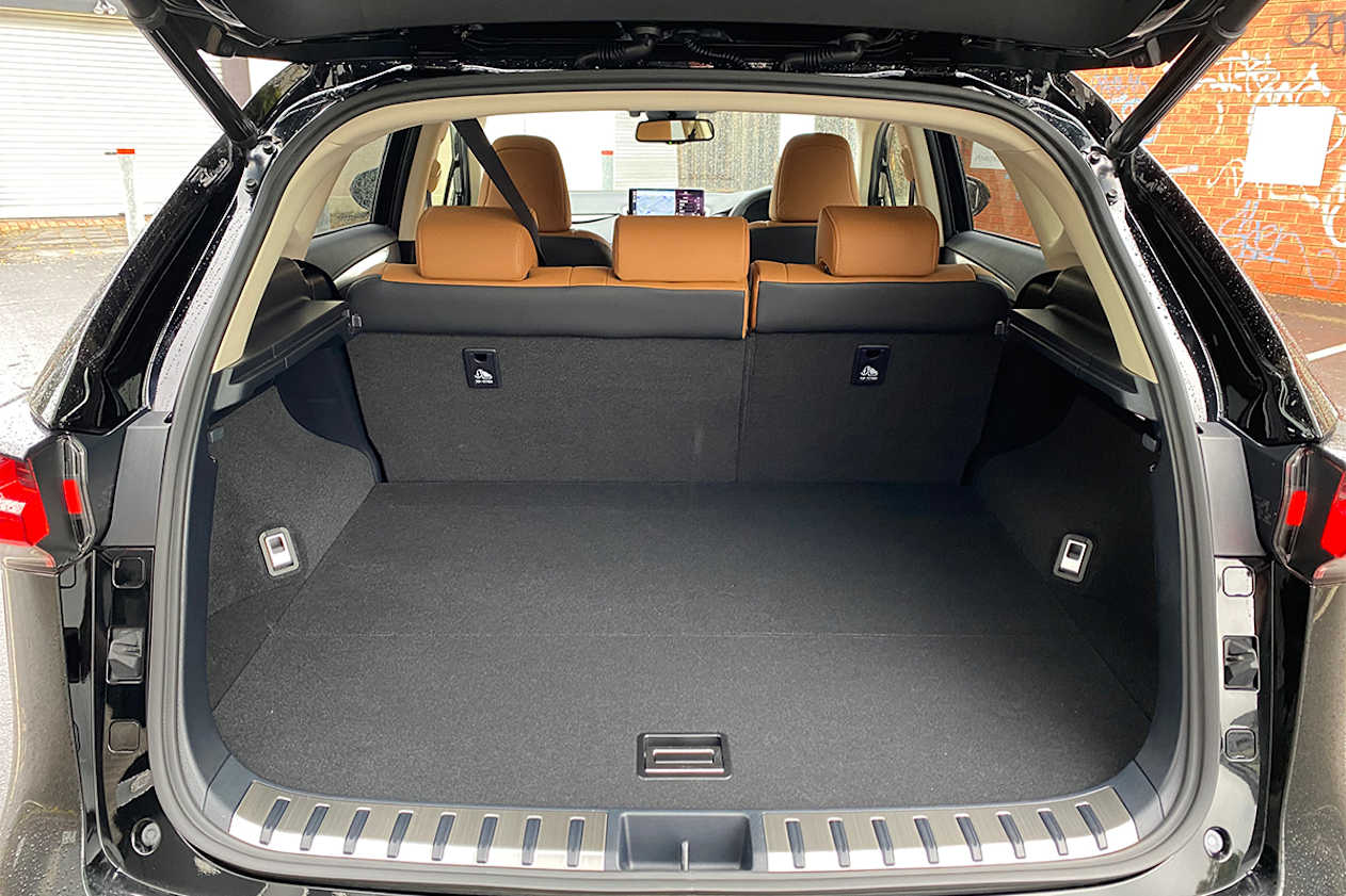 Lexus NX 2020 boot space