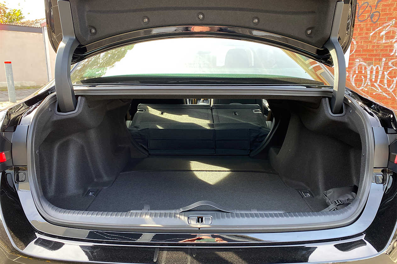 Lexus RC350 boot space