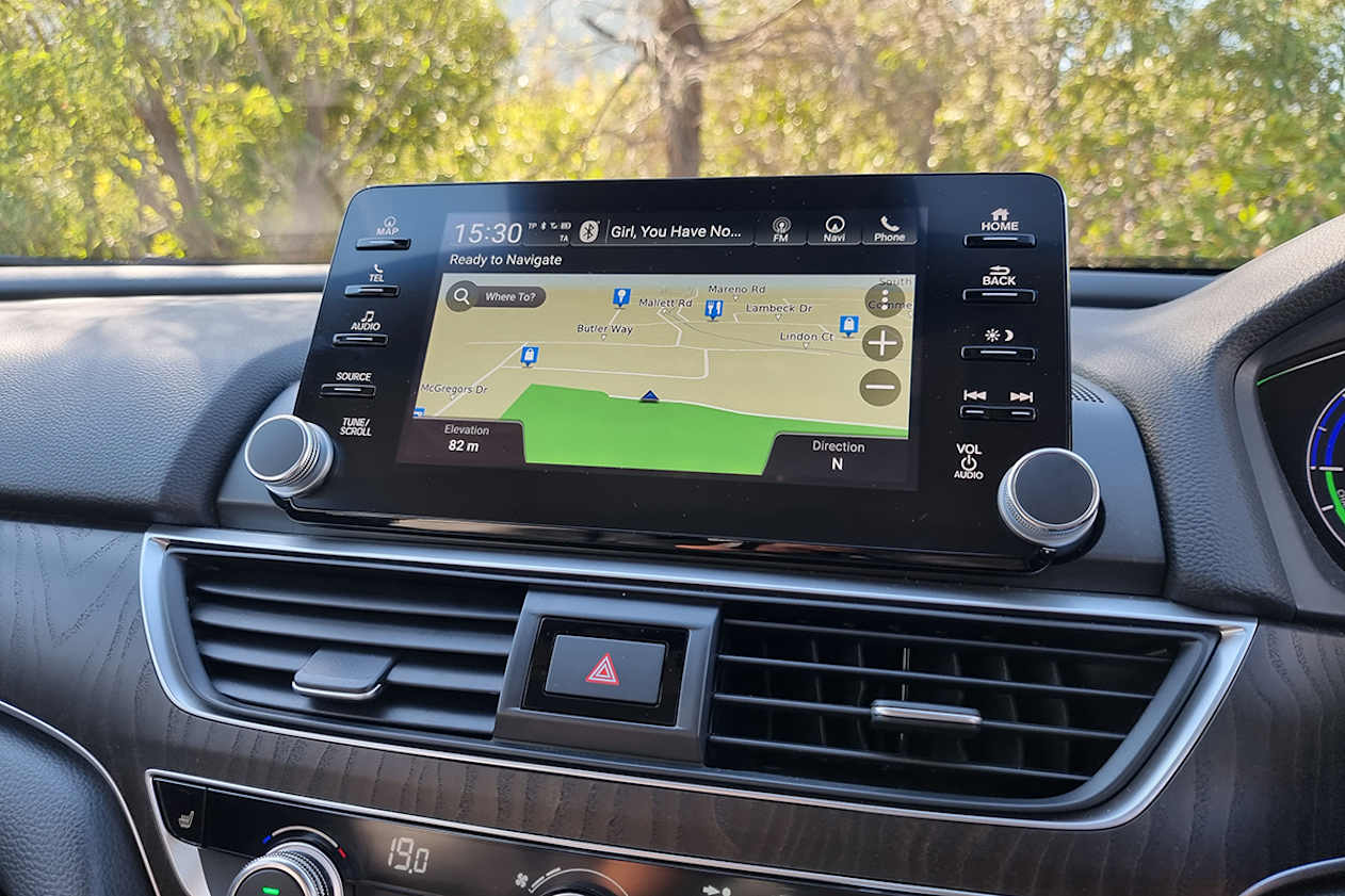 As standard, the Accord comes with an 8.0-inch multimedia system with Apple CarPlay/Android Auto support.