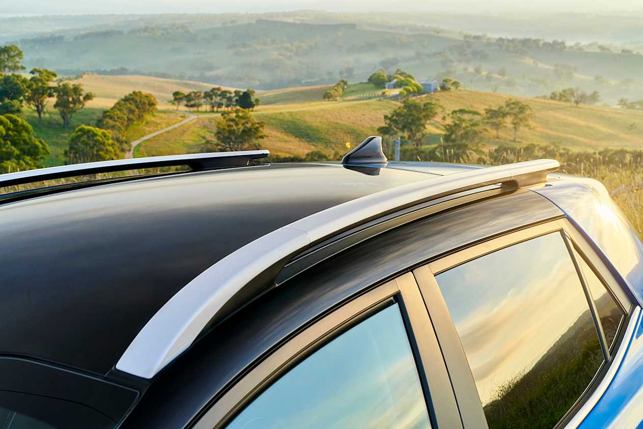 All Stonics have roof racks. (GT-Line variant pictured)