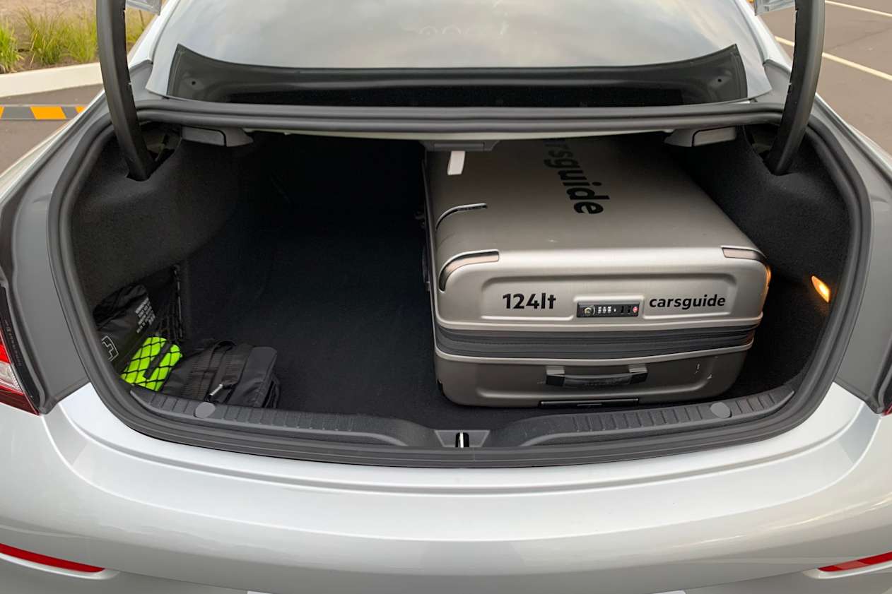 Mercedes-Benz C-Class 2021 boot space