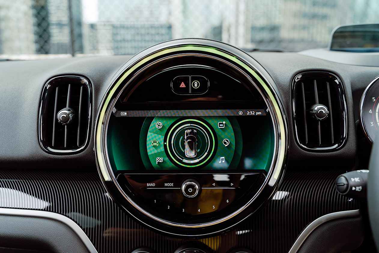 The JCW Countryman has Wireless Apple CarPlay and digital radio.