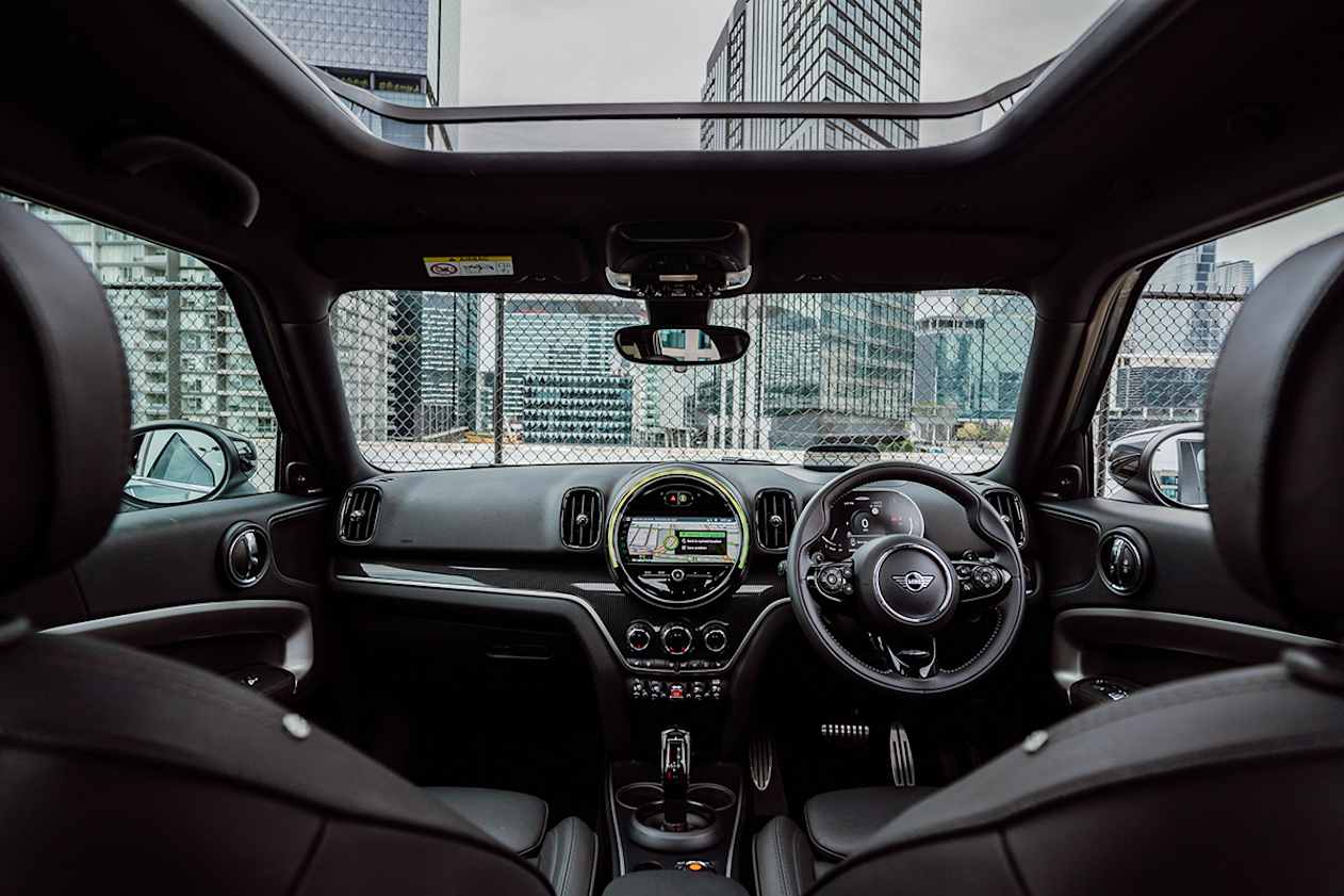 The sunroof’s blind doesn’t block out enough sun and heat on warm days.